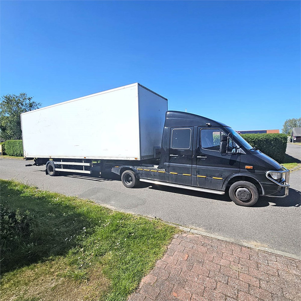 Mercedes 412 D - Tractor unit: picture 2 Mercedes 412 D - Tractor unit: picture 2