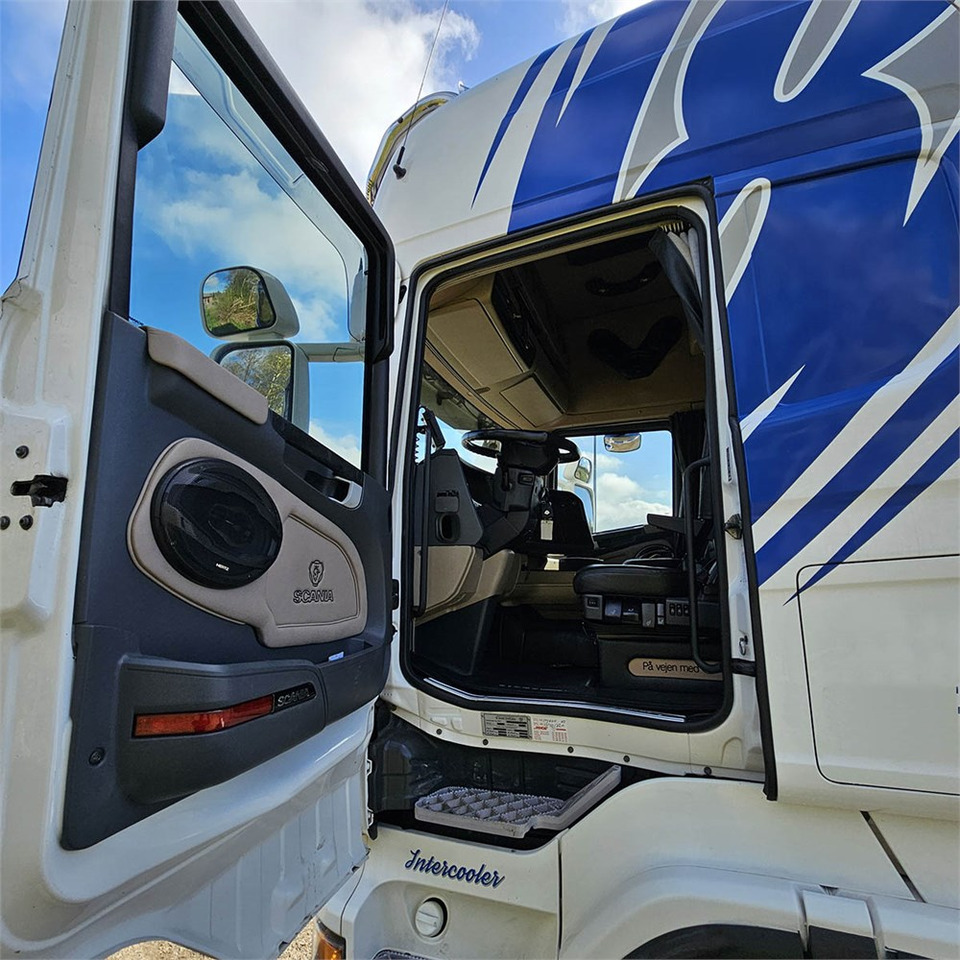 Tractor unit Scania R 560 LA6X2 4MNB: picture 9