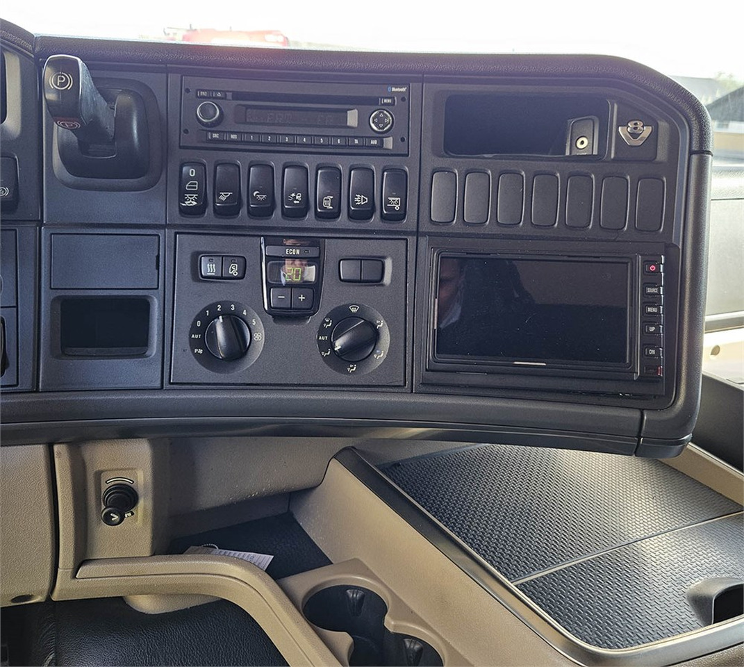 Tractor unit Scania R 560 LA6X2 4MNB: picture 17