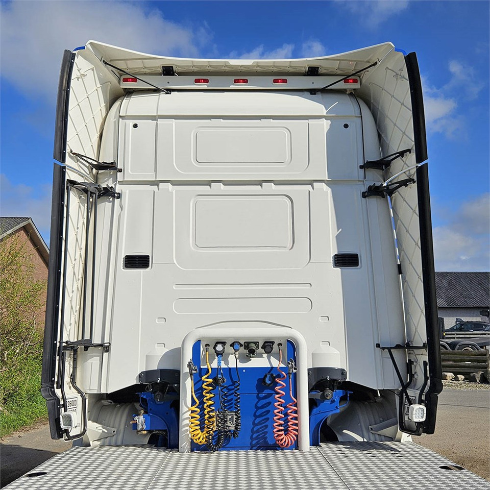 Tractor unit Scania R 560 LA6X2 4MNB: picture 33