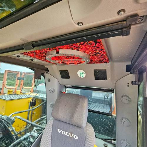 Crawler excavator Volvo EC250 EL: picture 18