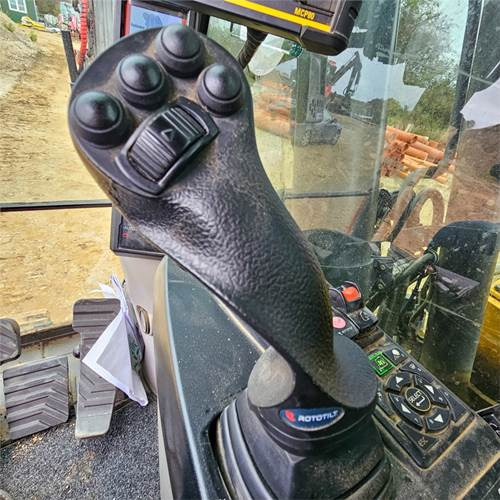 Crawler excavator Volvo EC250 EL: picture 13