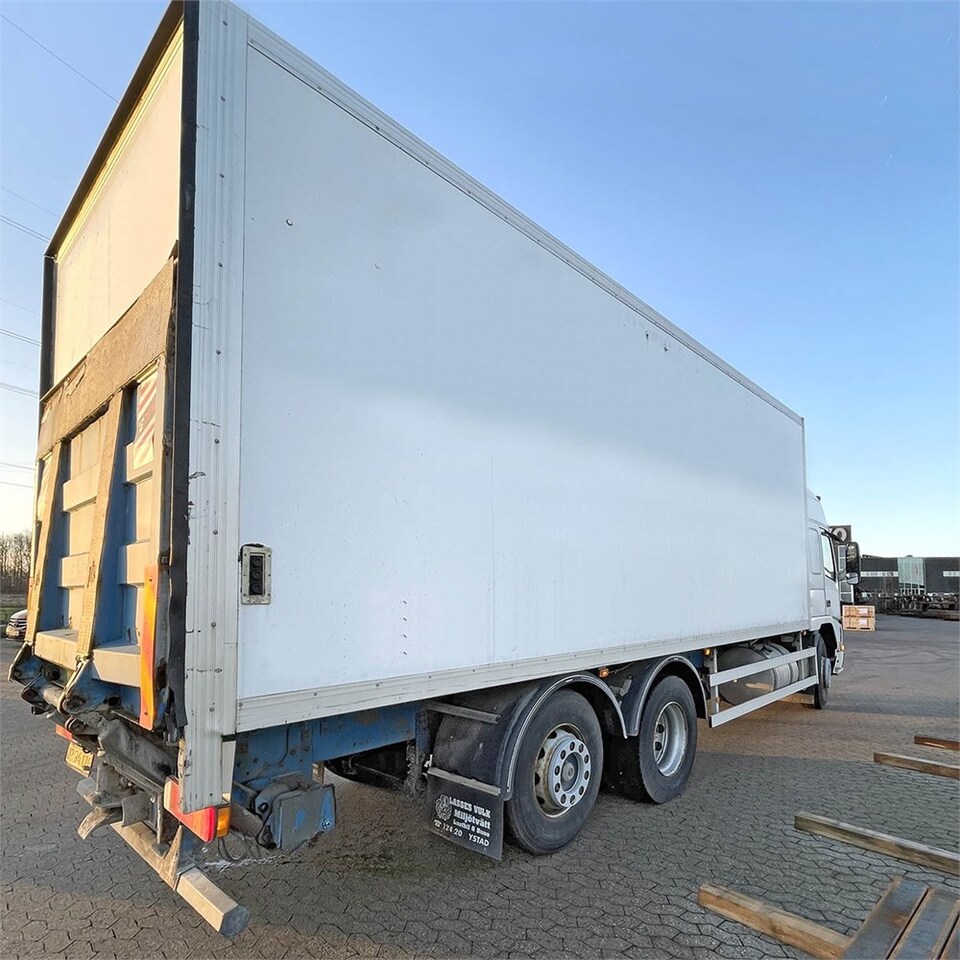 Box truck Volvo FM12: picture 17