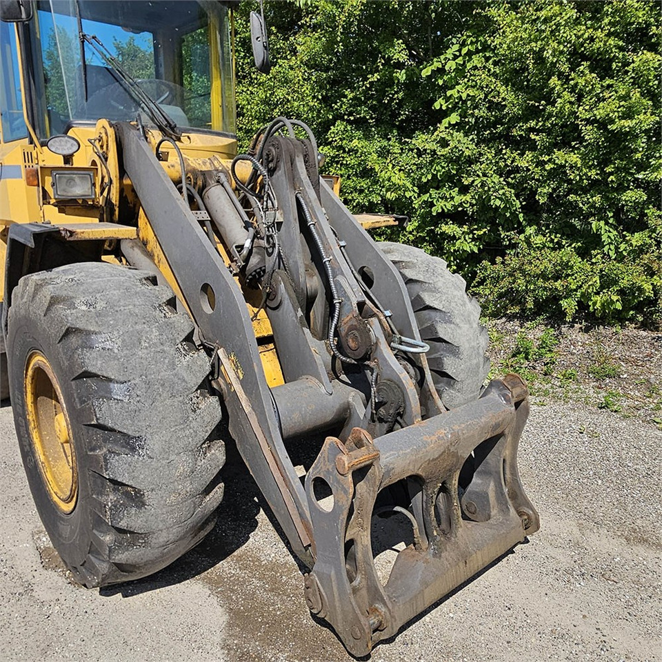 Wheel loader Volvo L70 B: picture 8