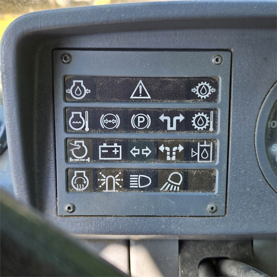 Wheel loader Volvo L70 B: picture 27