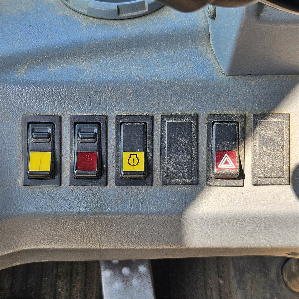 Wheel loader Volvo L70 B: picture 24