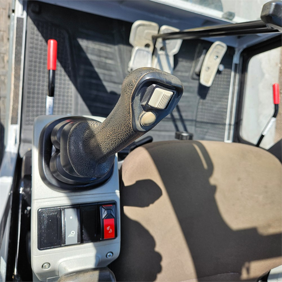 Mini excavator Wacker Neuson ET18: picture 11