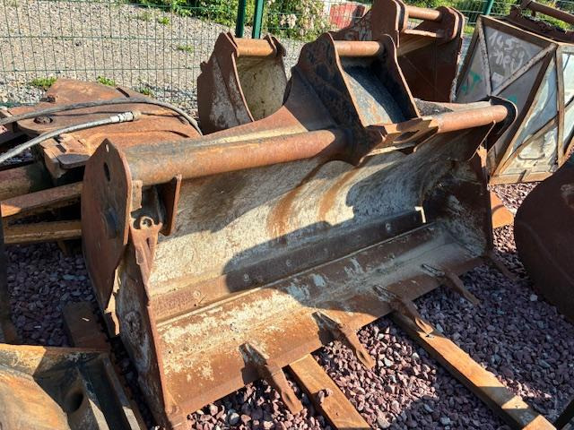 ARDEN EQUIPEMENT LOT EQUIPEMENTS QA 20 - Excavator bucket: picture 1 ARDEN EQUIPEMENT LOT EQUIPEMENTS QA 20 - Excavator bucket: picture 1