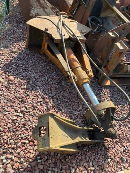 ARDEN EQUIPEMENT LOT EQUIPEMENTS QA 20 - Excavator bucket: picture 4 ARDEN EQUIPEMENT LOT EQUIPEMENTS QA 20 - Excavator bucket: picture 4