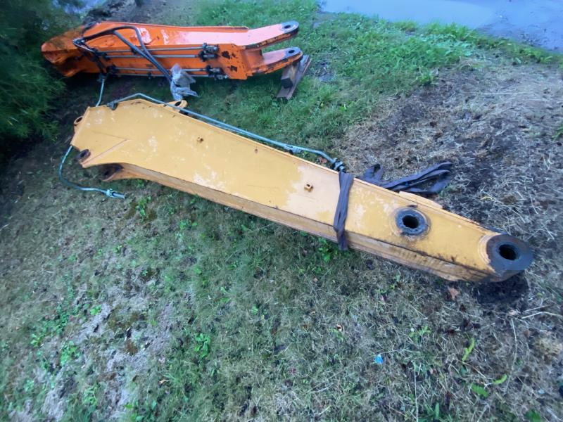 CASE ET DOOSAN BALANCIERS 2M70 & 3M - Boom: picture 1 CASE ET DOOSAN BALANCIERS 2M70 & 3M - Boom: picture 1