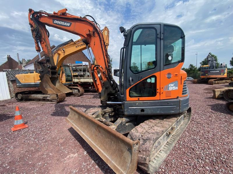 Doosan DX 85R-3 - Mini excavator: picture 2 Doosan DX 85R-3 - Mini excavator: picture 2