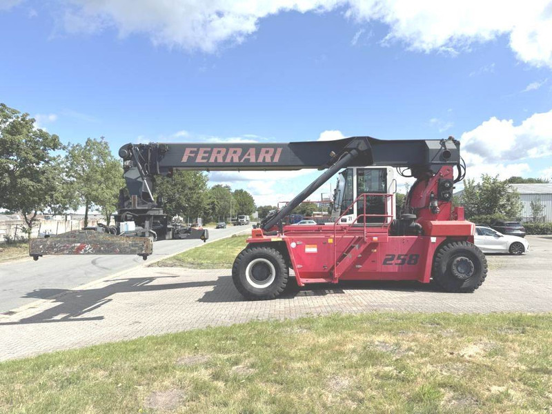CVS Ferrari F258.6 - Reach stacker: picture 1 CVS Ferrari F258.6 - Reach stacker: picture 1