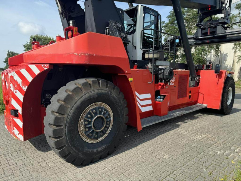 CVS Ferrari F500RS3 - Reach stacker: picture 3 CVS Ferrari F500RS3 - Reach stacker: picture 3