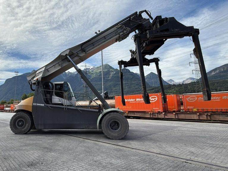 Liebherr LRS545 Intermodal - Reach stacker: picture 3 Liebherr LRS545 Intermodal - Reach stacker: picture 3