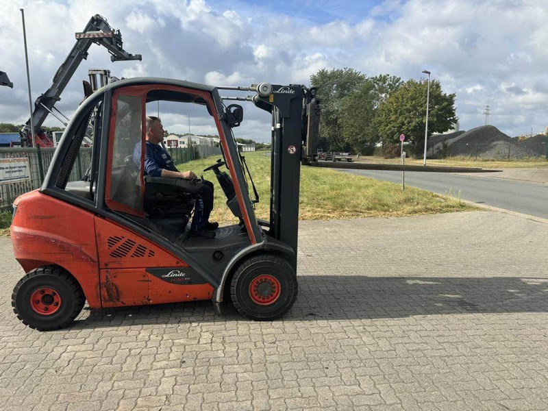 Linde H30D-02 - Diesel forklift: picture 4 Linde H30D-02 - Diesel forklift: picture 4