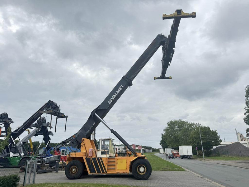 Valmet Kalmar RSD4118-4TL - Reach stacker: picture 4 Valmet Kalmar RSD4118-4TL - Reach stacker: picture 4