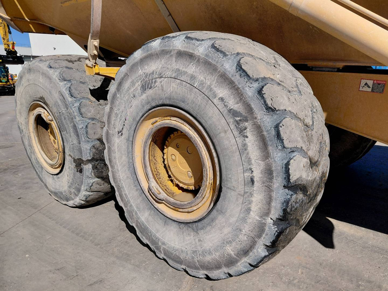 Articulated dumper BELL EQUIPMENT NORTH AMERICA, INC. B40D: picture 11