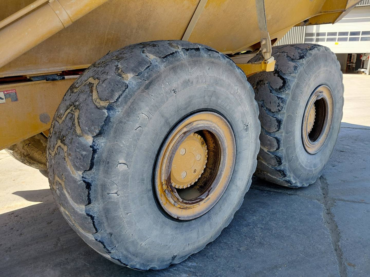 Articulated dumper BELL EQUIPMENT NORTH AMERICA, INC. B40D: picture 8