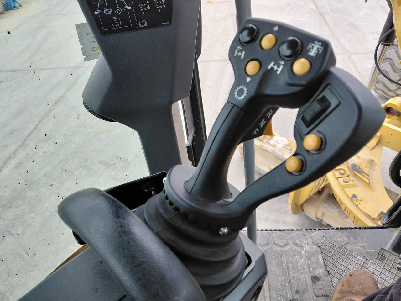 Grader CAT 120-14: picture 21