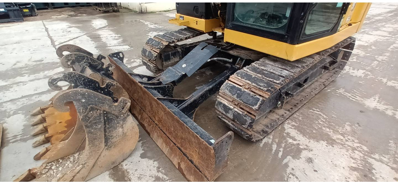 Crawler excavator CAT 307.5: picture 21