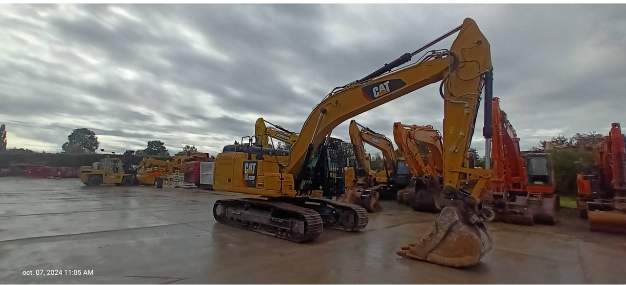 CAT 326F - Crawler excavator: picture 2 CAT 326F - Crawler excavator: picture 2