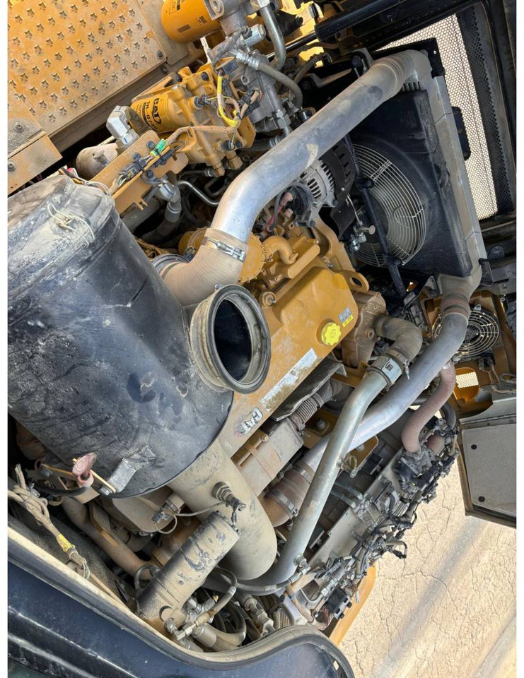 Articulated dumper CAT 730: picture 7