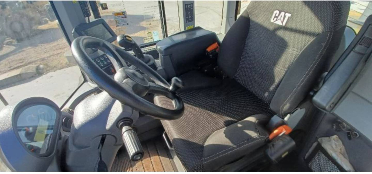 Wheel loader CAT 938M: picture 13