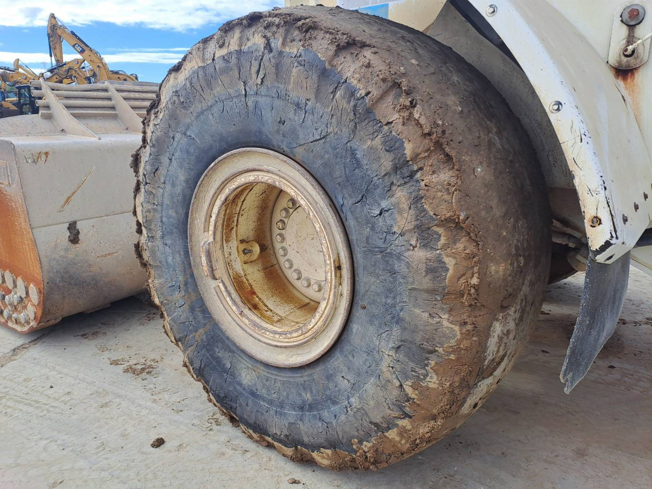 Wheel loader CAT 966M: picture 10