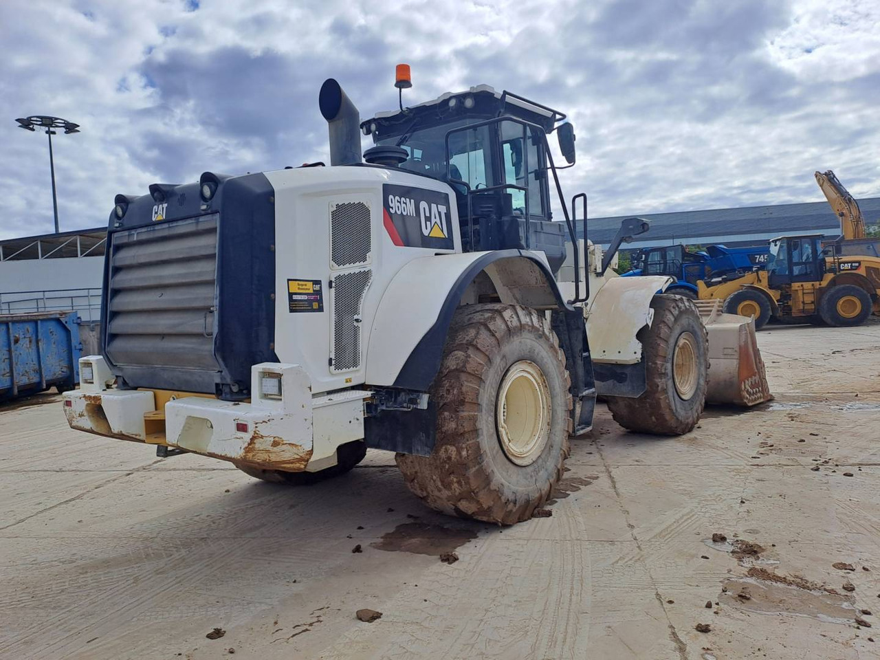 Wheel loader CAT 966M: picture 6