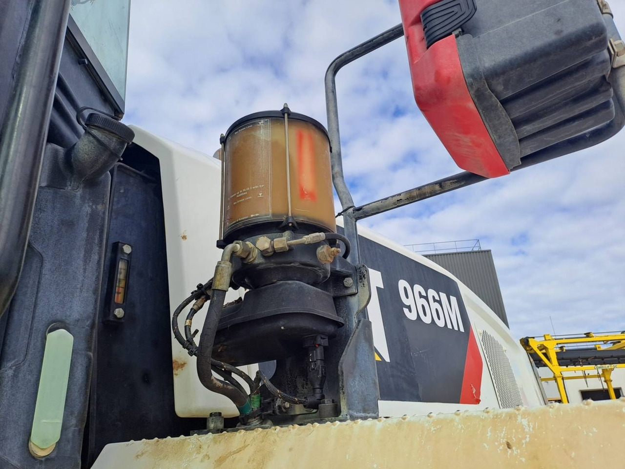 Wheel loader CAT 966M: picture 16
