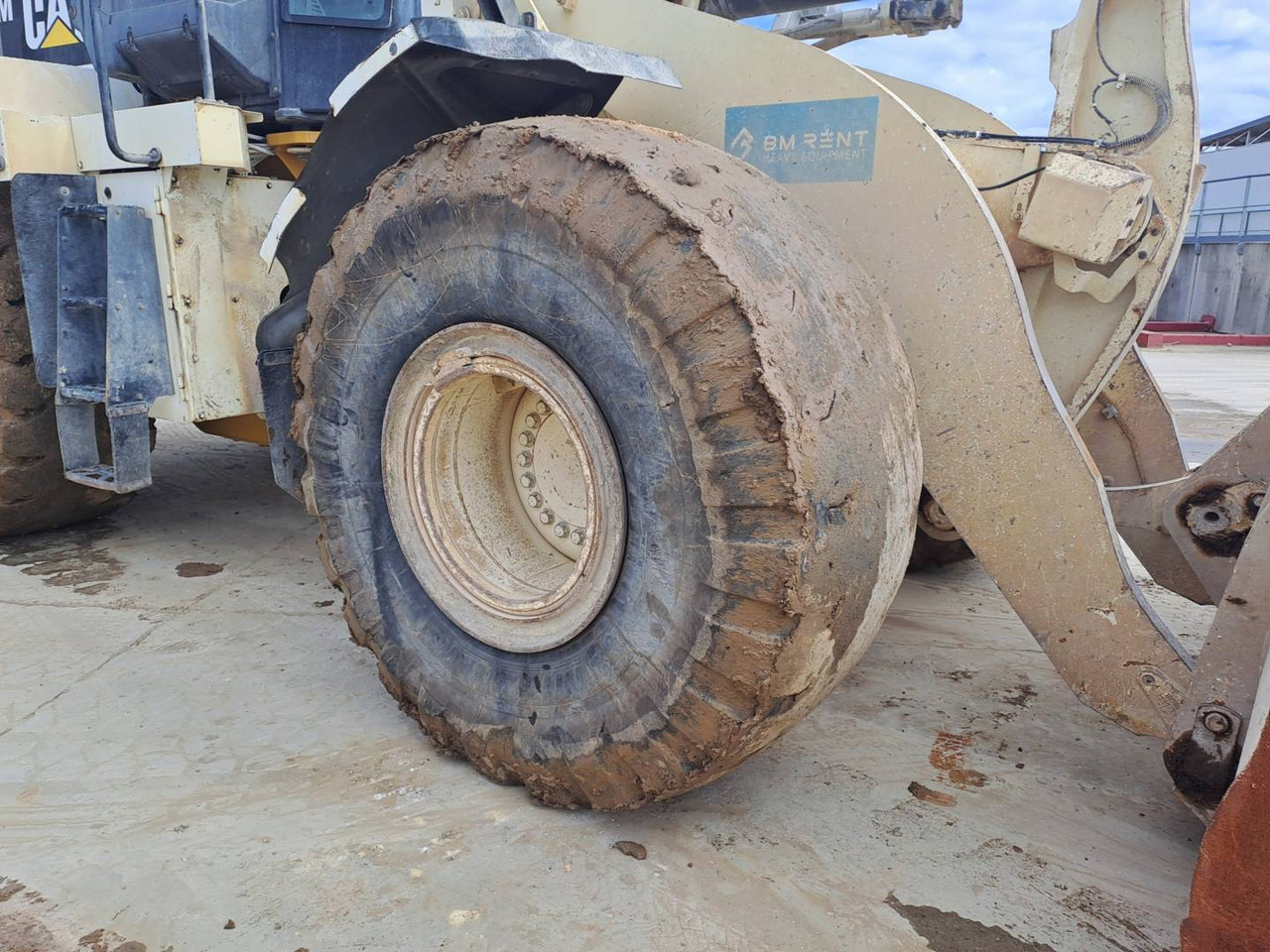 Wheel loader CAT 966M: picture 11