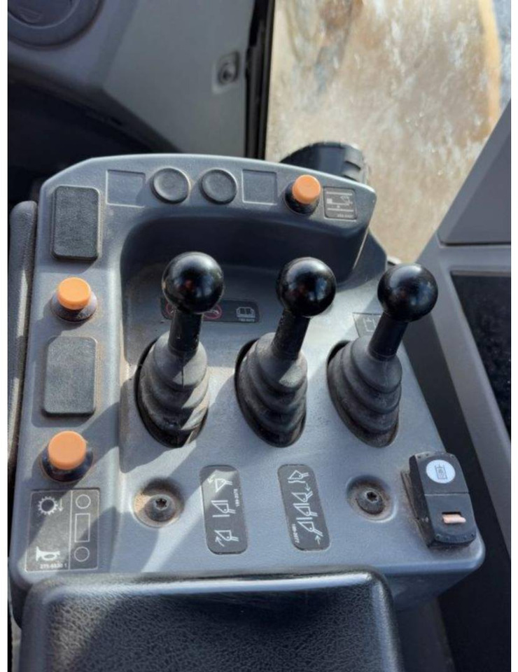 Wheel loader CAT 980M: picture 26