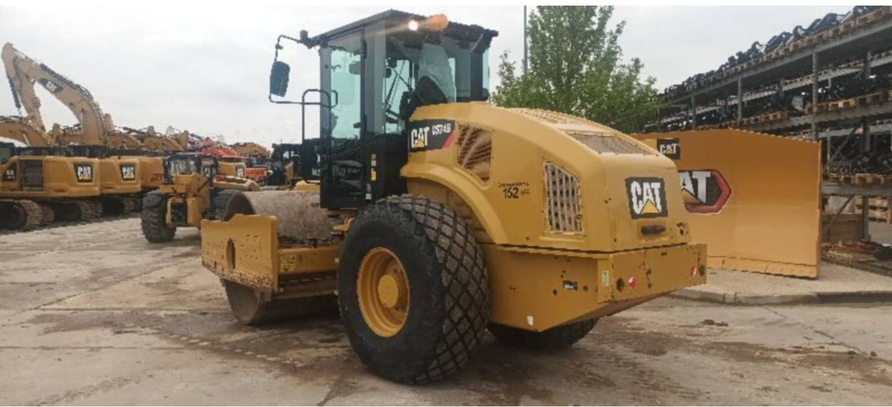 CAT CS74B 4F - Compactor: picture 2 CAT CS74B 4F - Compactor: picture 2