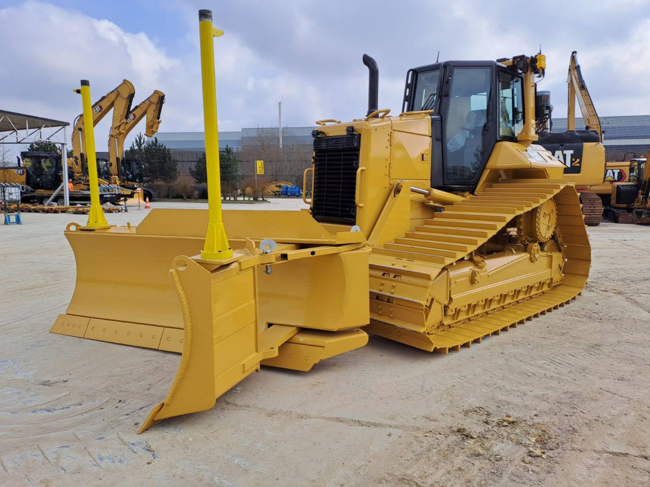 CAT D6NLGP - Bulldozer: picture 3 CAT D6NLGP - Bulldozer: picture 3