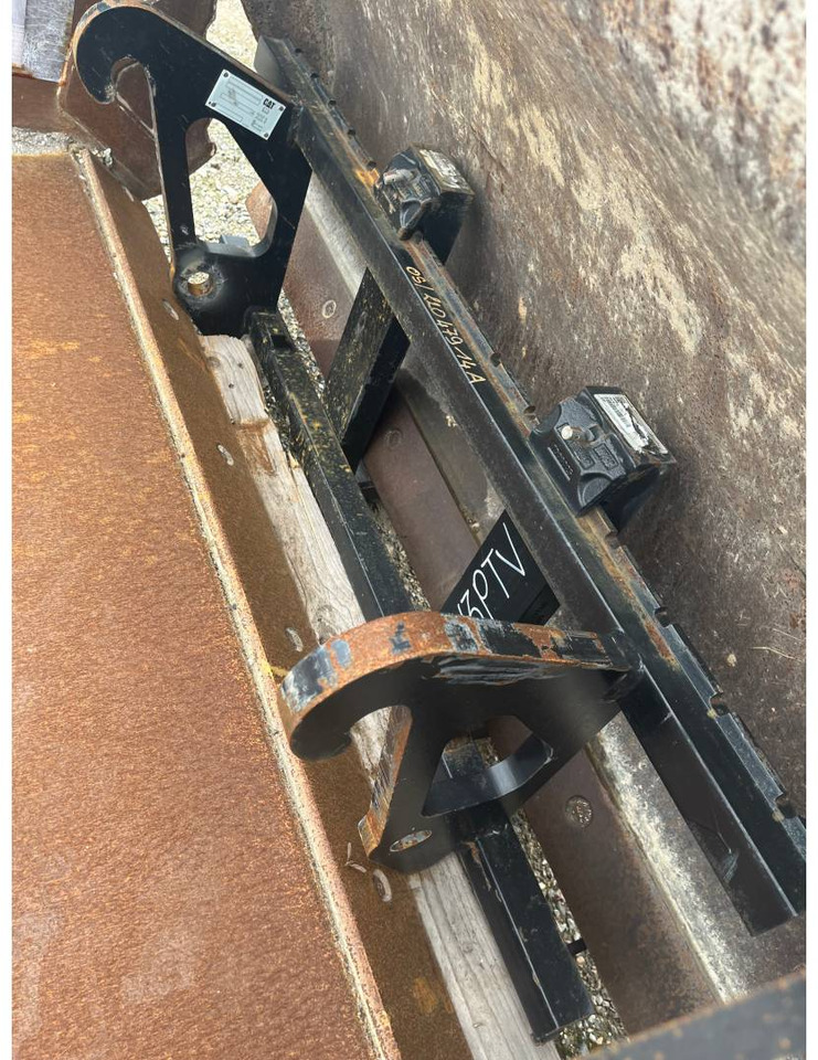 CAT FOURCHE 906 - Forks: picture 1 CAT FOURCHE 906 - Forks: picture 1