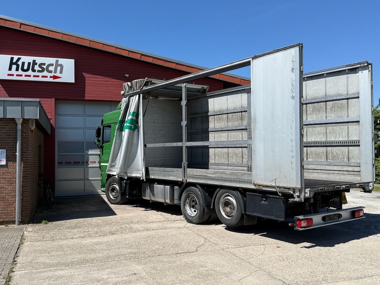 DAF XF 480 Plane 6x2 - Curtainsider truck: picture 5 DAF XF 480 Plane 6x2 - Curtainsider truck: picture 5