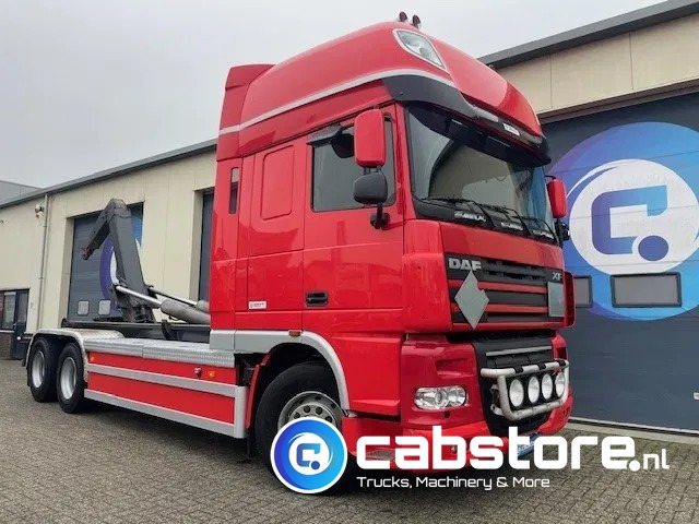 DAF XF 105 .460 FAS Euro 5 - Haakarmsysteem - Hooklift - Abrolkipper - Year 2006 - ANALOG TACHO - Hook lift truck: picture 1 DAF XF 105 .460 FAS Euro 5 - Haakarmsysteem - Hooklift - Abrolkipper - Year 2006 - ANALOG TACHO - Hook lift truck: picture 1