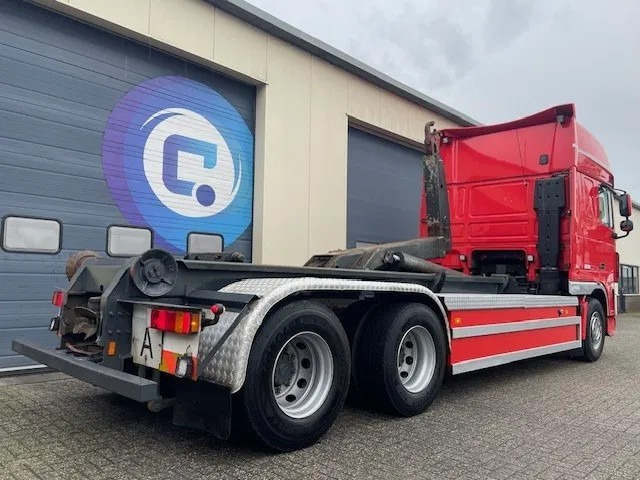 DAF XF 105 .460 FAS Euro 5 - Haakarmsysteem - Hooklift - Abrolkipper - Year 2006 - TUV 05-2025 - Hook lift truck: picture 3 DAF XF 105 .460 FAS Euro 5 - Haakarmsysteem - Hooklift - Abrolkipper - Year 2006 - TUV 05-2025 - Hook lift truck: picture 3