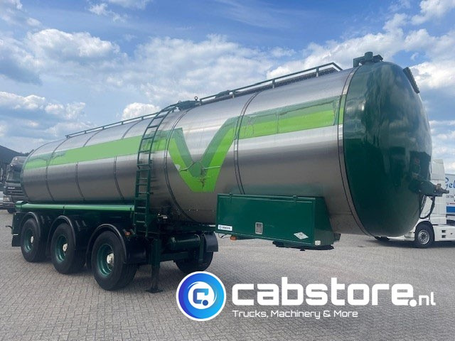 Lako T343 Tank-trailer LAKO T343 Tankoplegger RVS - Bouwjaar 2000 - SAF assen - Gestuurd - Laadvermogen 34.880 kg - Tank trailer: picture 1 Lako T343 Tank-trailer LAKO T343 Tankoplegger RVS - Bouwjaar 2000 - SAF assen - Gestuurd - Laadvermogen 34.880 kg - Tank trailer: picture 1