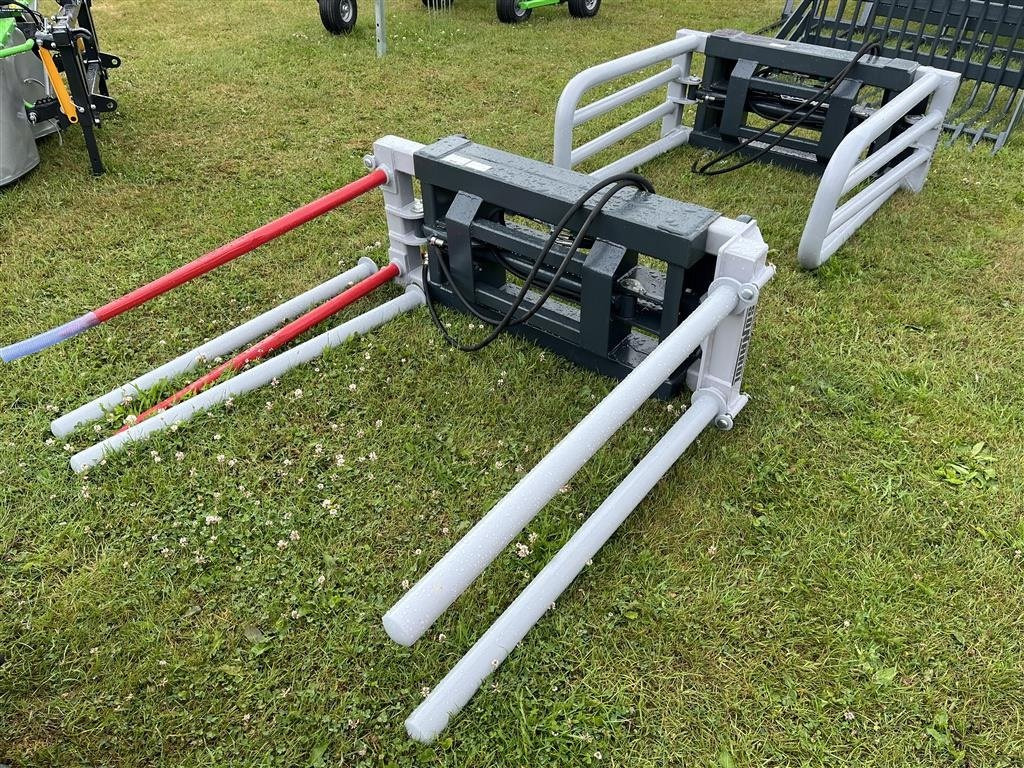 Sonarol CBPZ SNR 2500 - Front loader for tractor: picture 2 Sonarol CBPZ SNR 2500 - Front loader for tractor: picture 2