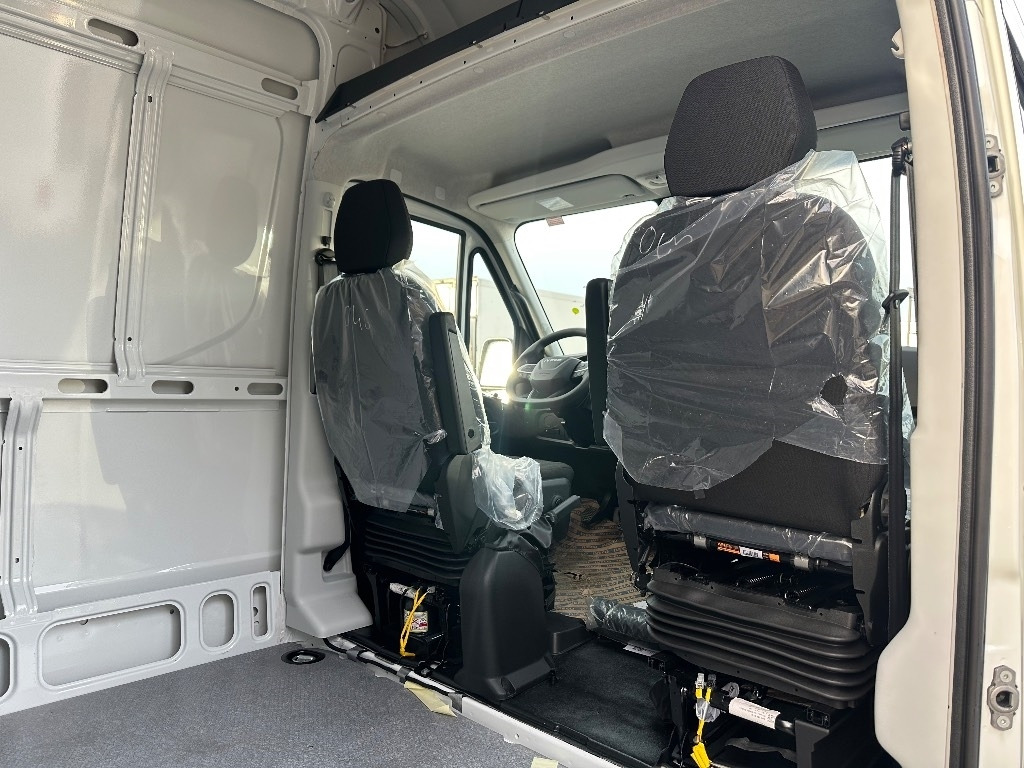 New Panel van Iveco Daily 50C18 16m3: picture 14 New Panel van Iveco Daily 50C18 16m3: picture 14