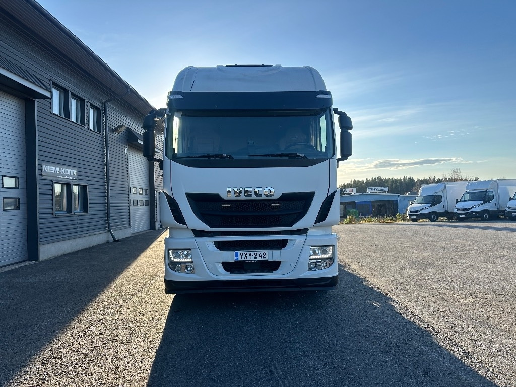 Iveco Stralis 560 8x4*4 - Hook lift truck: picture 2 Iveco Stralis 560 8x4*4 - Hook lift truck: picture 2