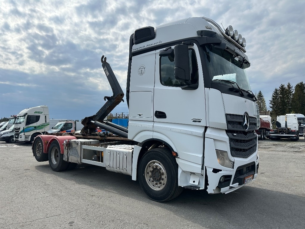 Mercedes-Benz Actros 2551 6x2*4 - Hook lift truck: picture 3 Mercedes-Benz Actros 2551 6x2*4 - Hook lift truck: picture 3