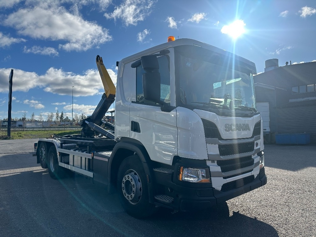 Scania P 360 - Hook lift truck: picture 2 Scania P 360 - Hook lift truck: picture 2