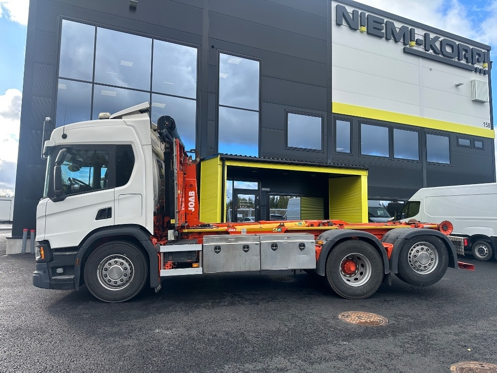 Scania P 370 6x2*4 - Hook lift truck: picture 5 Scania P 370 6x2*4 - Hook lift truck: picture 5