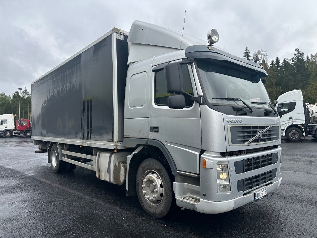 Volvo FM9 300 4x2 - Box truck: picture 3 Volvo FM9 300 4x2 - Box truck: picture 3