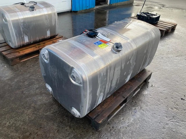 Scania Diesel tank – Scania 2714200 - Fuel tank for Truck: picture 2 Scania Diesel tank – Scania 2714200 - Fuel tank for Truck: picture 2