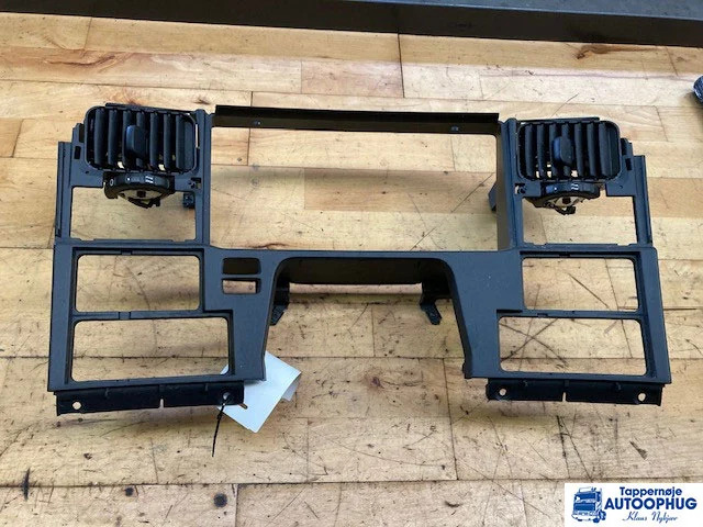Scania Instrument panel – Scania 1739615 - Cab and interior for Truck: picture 1 Scania Instrument panel – Scania 1739615 - Cab and interior for Truck: picture 1