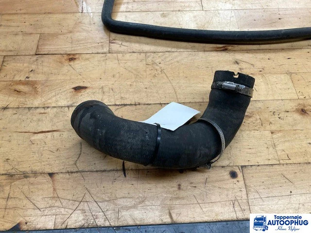 Scania Kølerslange Scania 2438754 - Engine and parts for Truck: picture 1 Scania Kølerslange Scania 2438754 - Engine and parts for Truck: picture 1