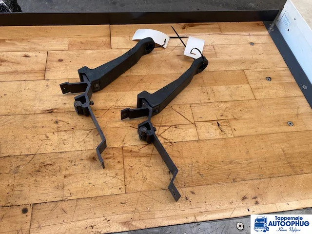 Scania spoiler beslag – Scania 3045726 – Scania 2488449 - Body and exterior for Truck: picture 1 Scania spoiler beslag – Scania 3045726 – Scania 2488449 - Body and exterior for Truck: picture 1